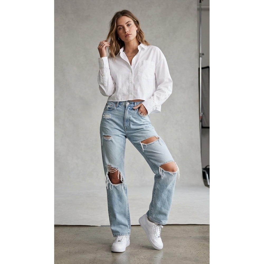 Daze Tough Love Distressed Ripped Light Wash Denim Jeans Women's Size 26